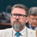 Veritá e Marcos Pollon ignoram ordem judicial e divulgam pesquisa impugnada