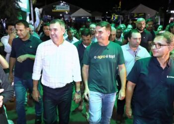 Riedel critica “guerra de narrativas” e pede que Flávio explique relação com Vorcaro