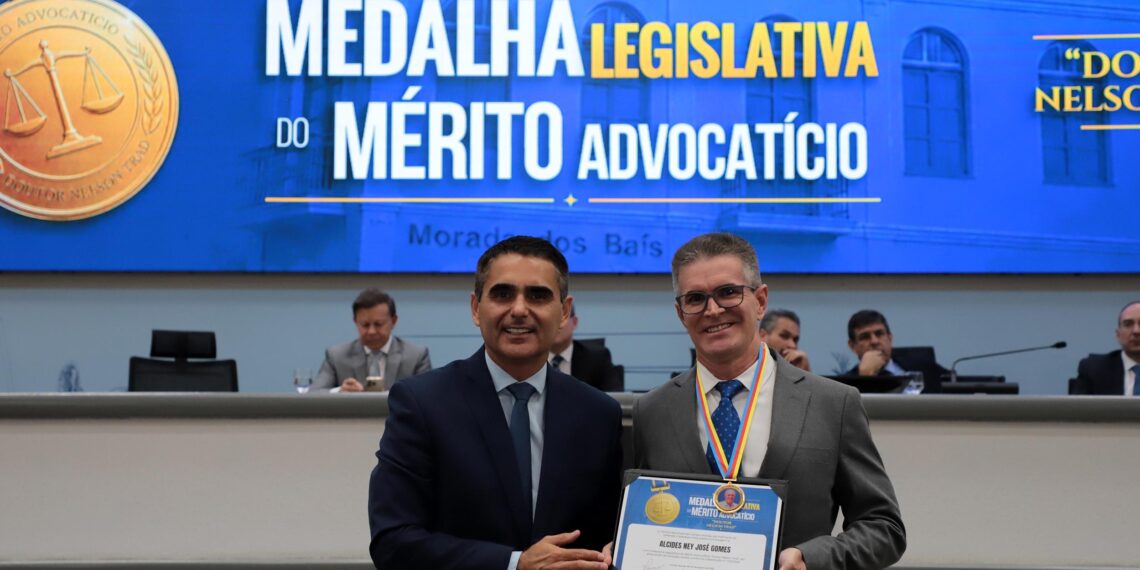 Câmara de Campo Grande homenageia advogados com Mérito Advocatício